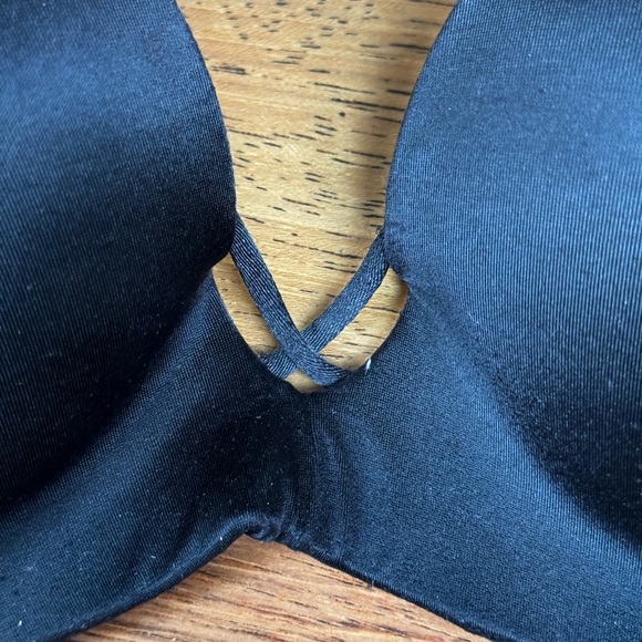 Victoria’s Secret Black Strapless Bra - Picture 2 of 3